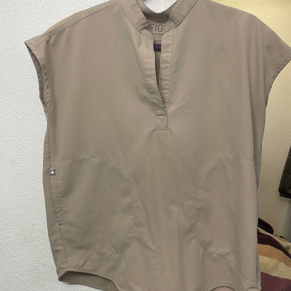 Figs gently used. Top XS- Rafaela bottoms Medium not joggers. Selling pair